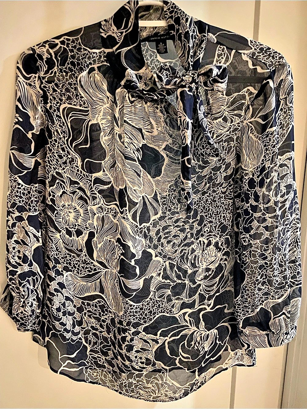 Tommy Hilfiger 100% Silk Floral Tie Neck Blouse Navy & Ivory